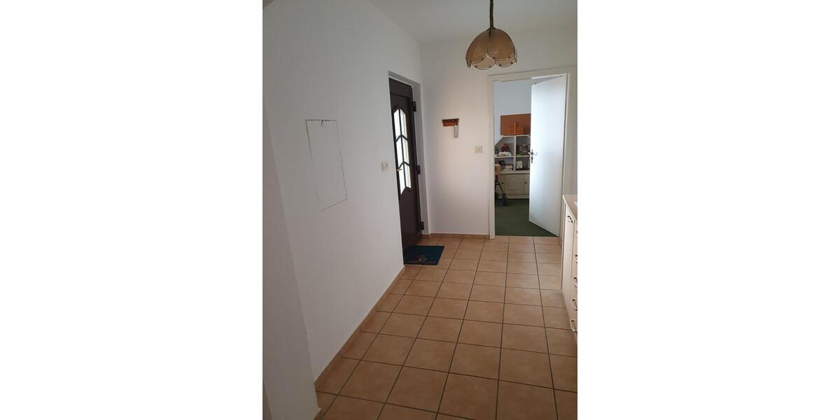 Etagenwohnung Pullenreuth - 3 Zimmer, 100 m&sup2;, 700&euro; | Angebot:25840266