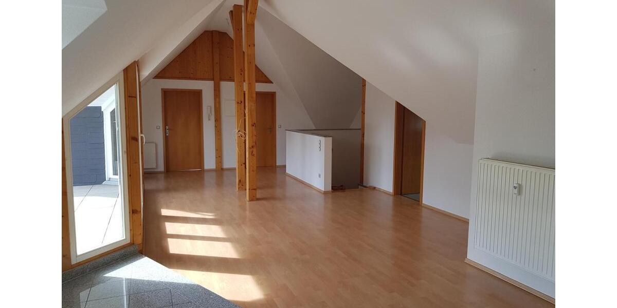 Dachgeschoßwohnung Hohenstein-Ernstthal Ernstthal - 3 Zimmer, 85 m&sup2;, 595&euro; | Angebot:25255010
