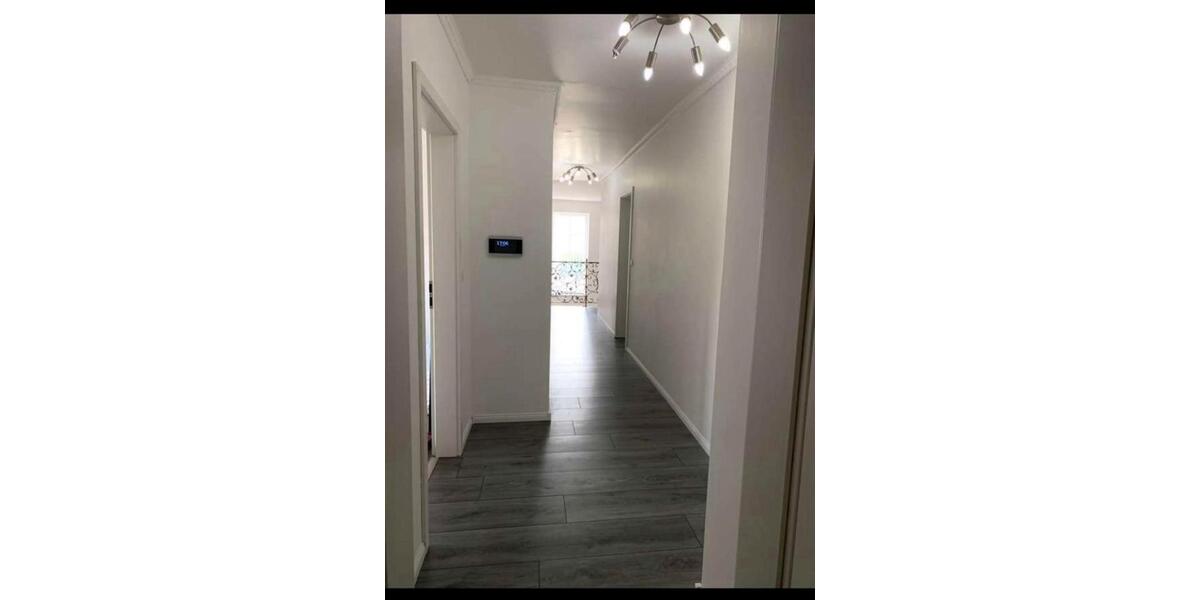 Einfamilienhaus Nordheim - 7 Zimmer, 270 m&sup2;, 3.200&euro; | Angebot:26618245