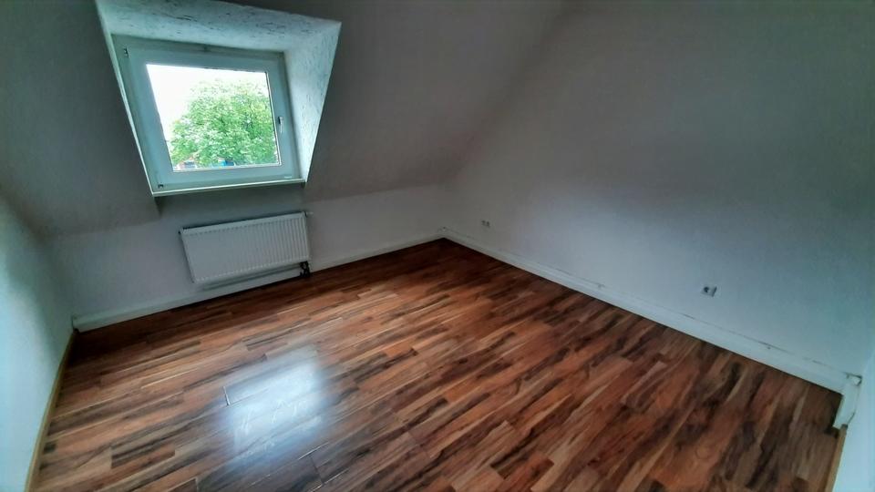 Dachgeschoßwohnung Witten - 3 Zimmer, 64 m&sup2;, 495&euro; | Angebot:24786146