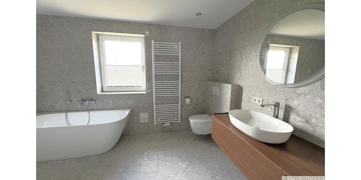 Erdgeschoßwohnung Wolframs-Eschenbach Eschenbach - 4 Zimmer, 130 m&sup2;, 1.200&euro; | Angebot:25716692