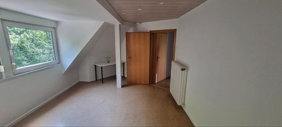 Dachgeschoßwohnung Duisburg Hamborn - 2 Zimmer, 60 m&sup2;, 600&euro; | Angebot:26241615