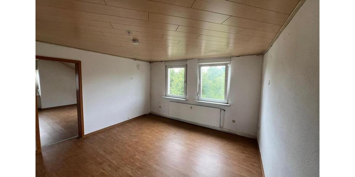 Dachgeschoßwohnung Bad Wildungen - 5 Zimmer, 110 m&sup2;, 800&euro; | Angebot:26619440