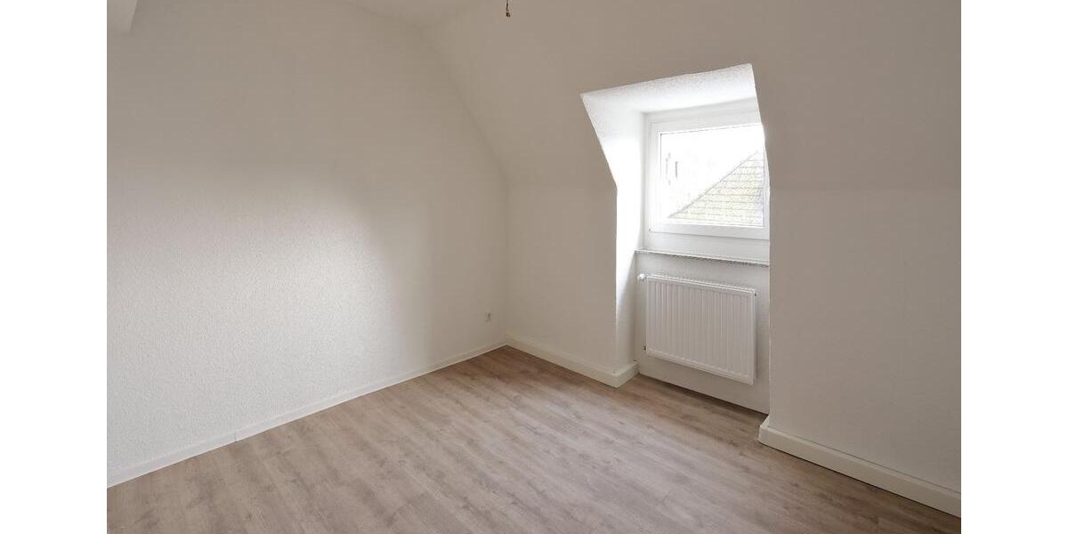 Etagenwohnung Bochum Wiemelhausen - 2 Zimmer, 100 m&sup2;, 1.300&euro; | Angebot:26184261