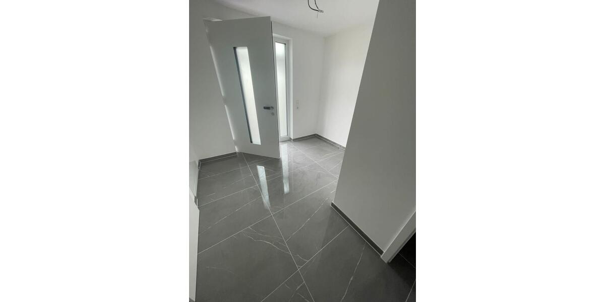 Reihenhaus Bad Schwalbach - 7 Zimmer, 180 m&sup2;, 1.800&euro; | Angebot:26226423