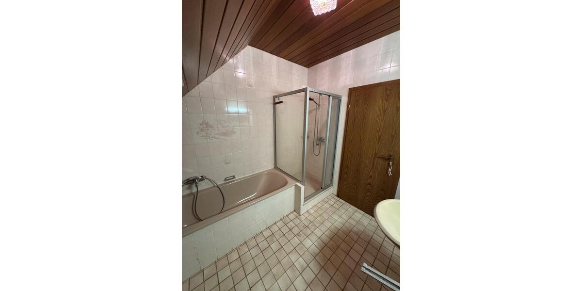 Dachgeschoßwohnung Preußisch Oldendorf - 2 Zimmer, 75 m&sup2;, 470&euro; | Angebot:25256413