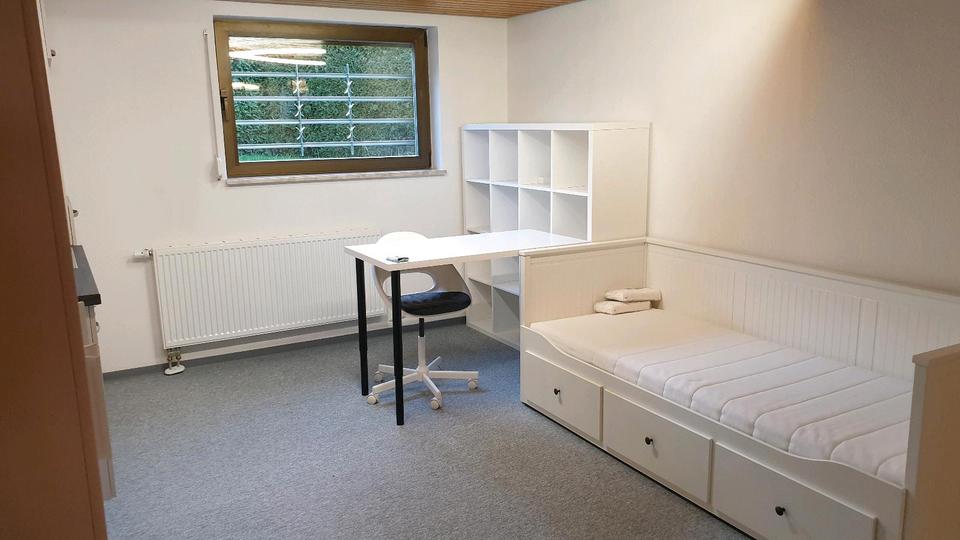 Etagenwohnung Mengen - 1 Zimmer, 25 m&sup2;, 370&euro; | Angebot:26619582