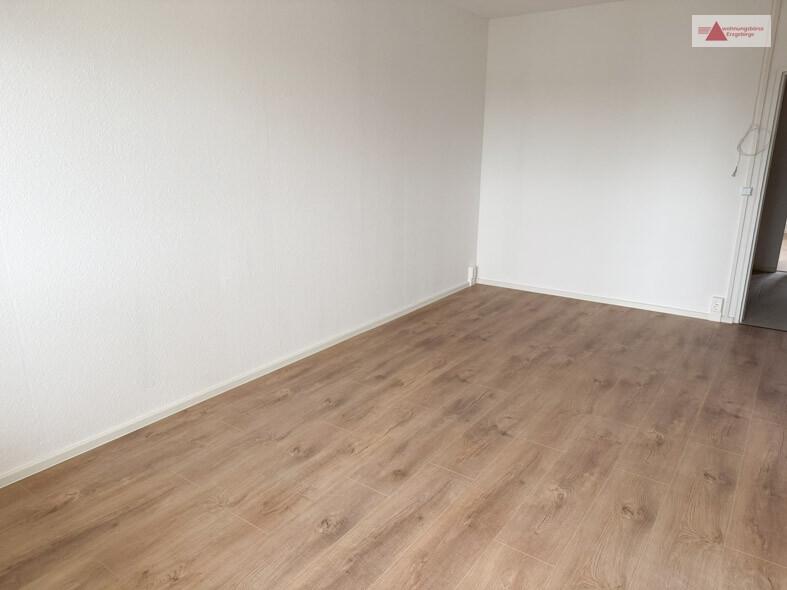 Etagenwohnung Geyer - 3 Zimmer, 55 m&sup2;, 265&euro; | Angebot:26247903