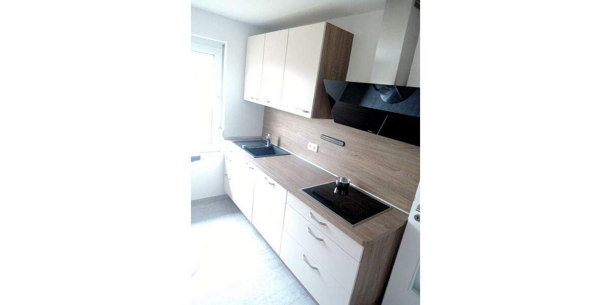 Top gepflegte und helle Etagenwohnung mit Einbauküche, Balkon und Gartennutzung nahe der Innenstadt 3 zimmer