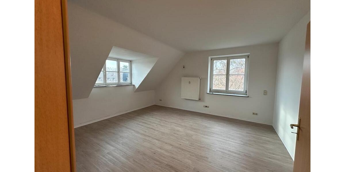 Dachgeschoßwohnung Hildesheim Oststadt/Stadtfeld - 5 Zimmer, 192 m&sup2;, 790&euro; | Angebot:26248132