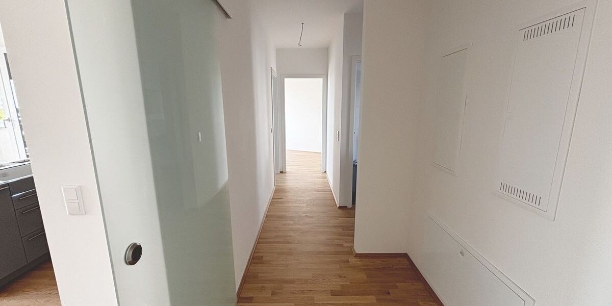 Helligkeit & Eichenholz: Barrierefreie 3-Zimmer-Wohnung mit West-Dachterrasse & Fernblick. - 3- Darmstadt Darmstadt/Vororte | Angebot:26221652