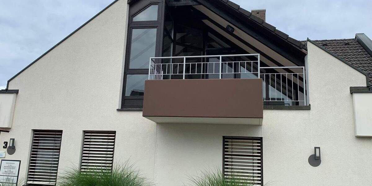 TOP 3 Zimmer Dachgeschoss-Wohnung mit Loggia + Garage - BEZUGSFREI ab Februar 2026 3 zimmer