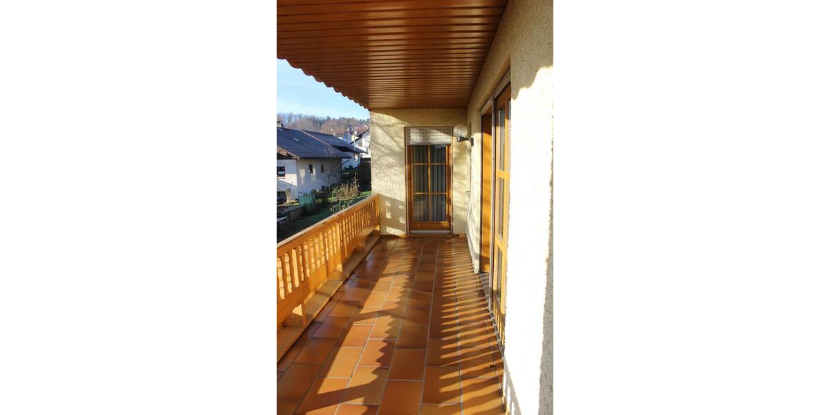 Etagenwohnung Deggendorf - 4 Zimmer, 124 m&sup2;, 960&euro; | Angebot:26544493
