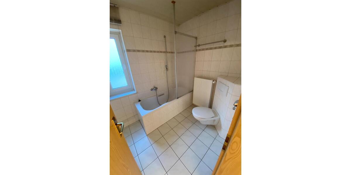Etagenwohnung Weißwasser (Oberlausitz) - 1 Zimmer, 38 m&sup2;, 240&euro; | Angebot:24768005