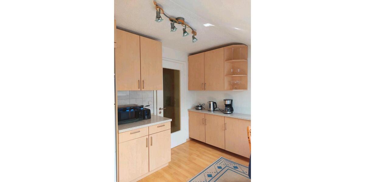 Dachgeschoßwohnung Singen (Hohentwiel) - 3 Zimmer, 80 m&sup2;, 100&euro; | Angebot:26615331