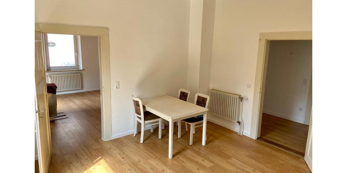 Hochparterre Neustadt an der Aisch - 4 Zimmer, 142 m&sup2;, 1.150&euro; | Angebot:26227719