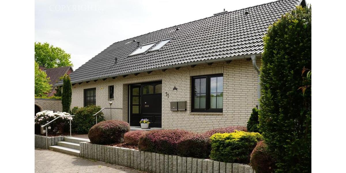 Dachgeschoßwohnung Buxtehude - 2.5 Zimmer, 76 m&sup2;, 690&euro; | Angebot:26624645