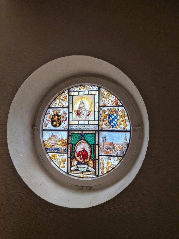 ABLÖSE FREI Restaurant mit GästeZimmer im Villen Stil in einer ruhigen Seitenstraße der Fußgängerzone