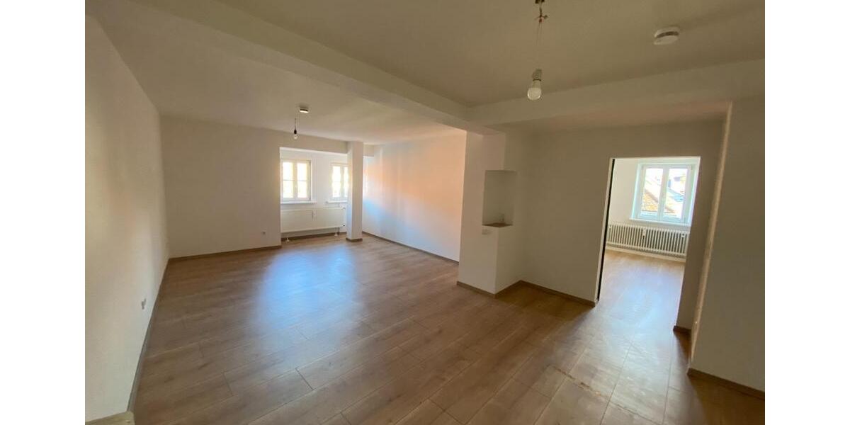 Etagenwohnung Feuchtwangen - 2 Zimmer, 79 m&sup2;, 900&euro; | Angebot:25931438