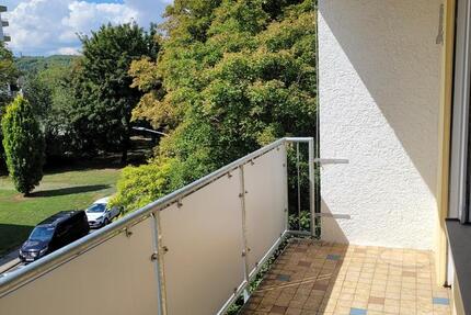 3 Zimmer Wohnung mit Balkon und Garage