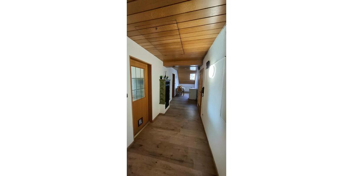 Dachgeschoßwohnung Neunburg vorm Wald - 4 Zimmer, 140 m&sup2;, 240&euro; | Angebot:25975839