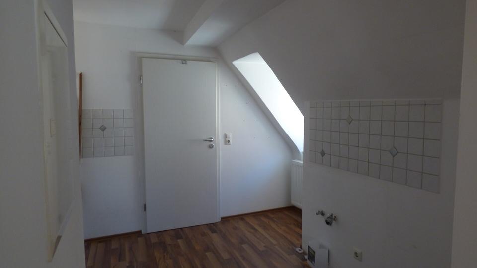 Dachgeschoßwohnung Weißenburg in Bayern - 2.5 Zimmer, 60 m&sup2;, 500&euro; | Angebot:26268472