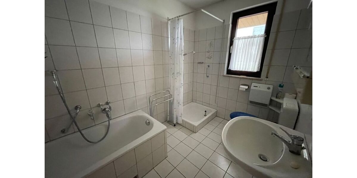 Freistehendes Haus zu vermieten in ruhiger, sonniger Lage mit Garten, Garage, Einfahrt und Terrasse - Einfamilienhaus Reinheim | Angebot:26940935