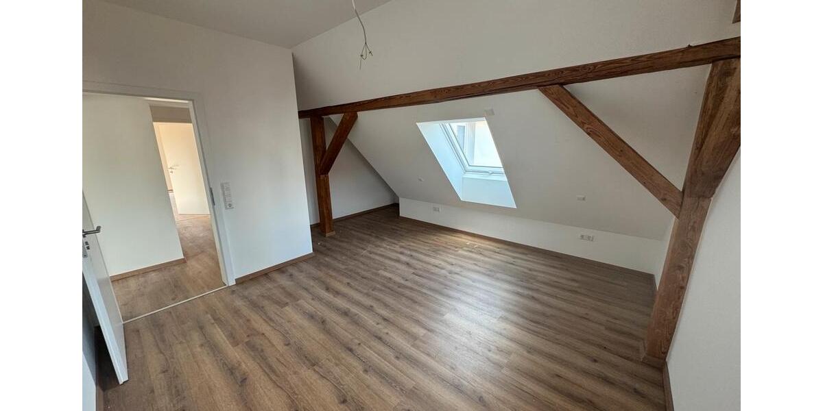Dachgeschoßwohnung Emerkingen - 3 Zimmer, 95 m&sup2;, 950&euro; | Angebot:26629234