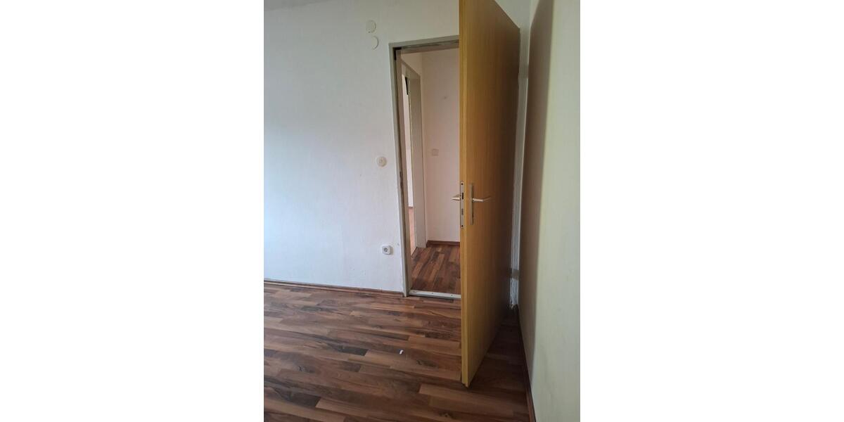 Dachgeschoßwohnung Windischeschenbach - 2 Zimmer, 79 m&sup2;, 420&euro; | Angebot:25839158