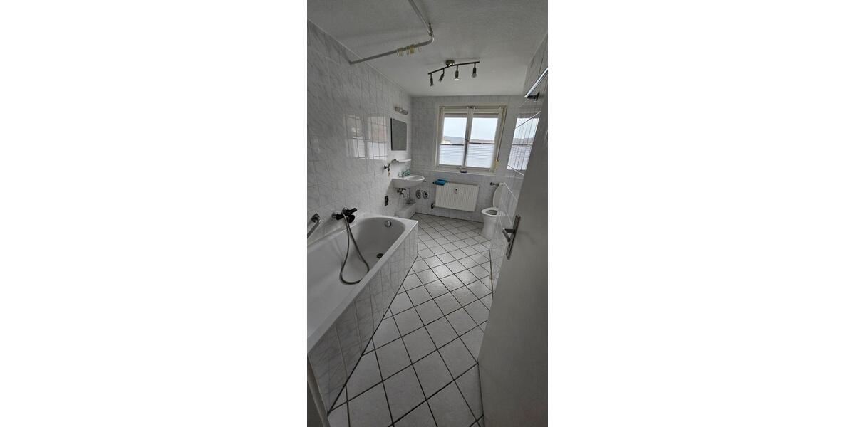 Dachgeschoßwohnung Bad Mergentheim - 3 Zimmer, 81 m&sup2;, 700&euro; | Angebot:23689910