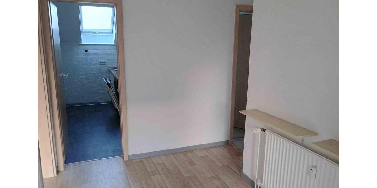 Dachgeschoßwohnung Cadenberge - 3 Zimmer, 67 m&sup2;, 490&euro; | Angebot:26617792