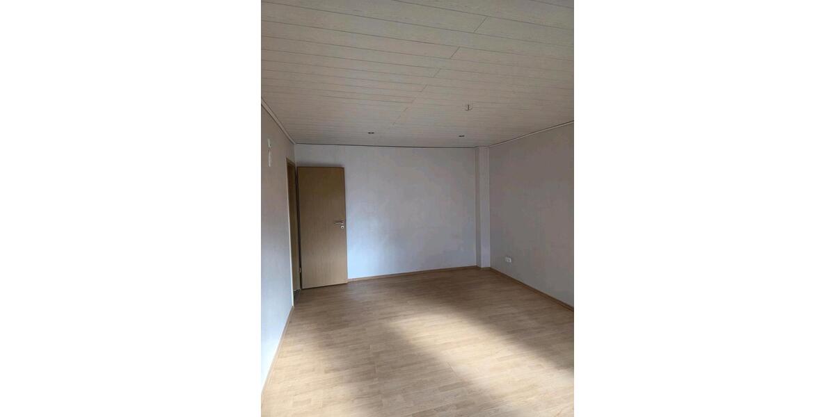 Erdgeschoßwohnung Neunkirchen - 4 Zimmer, 153 m&sup2;, 900&euro; | Angebot:25379472