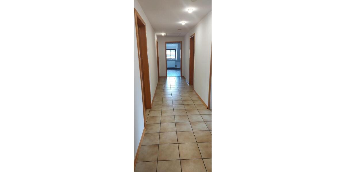 Dachgeschoßwohnung Altenstadt - 3 Zimmer, 100 m&sup2;, 1.000&euro; | Angebot:24688058