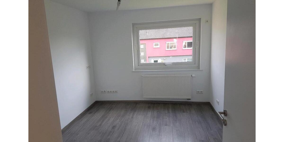 Etagenwohnung Massenbachhausen - 4 Zimmer, 85 m&sup2;, 930&euro; | Angebot:26619565