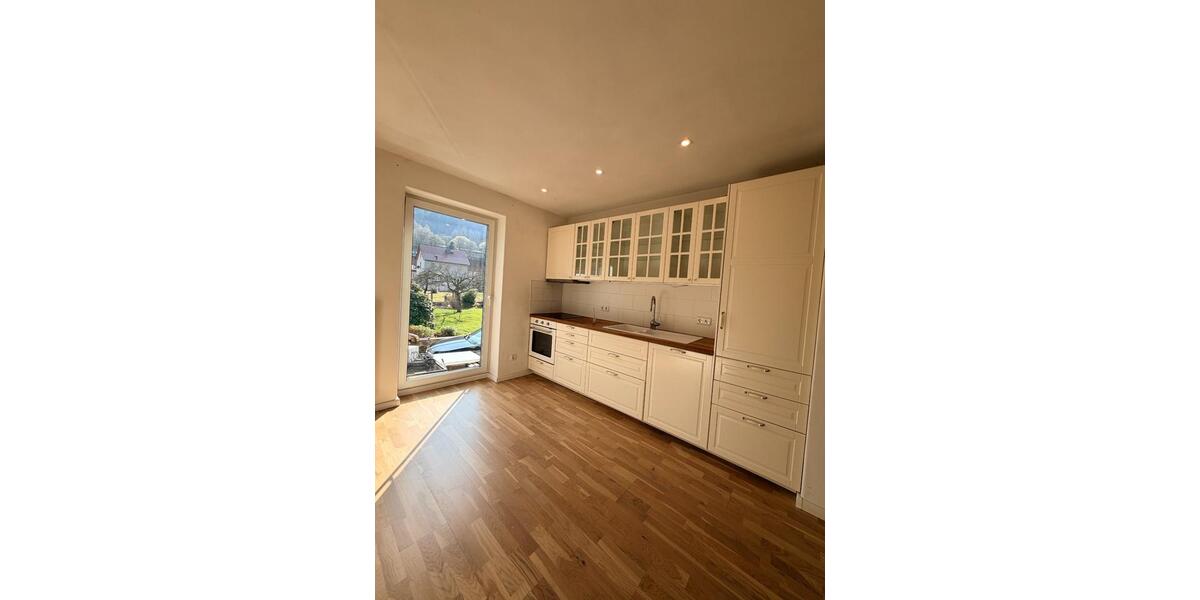 Erdgeschoßwohnung Zella-Mehlis Mehlis - 3 Zimmer, 80 m&sup2;, 890&euro; | Angebot:25843834