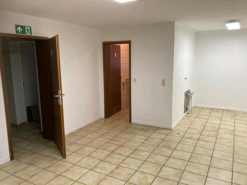 Räumlichkeiten für Gewerbe Büro o.ä. Kein Wohn-oder Proberaum