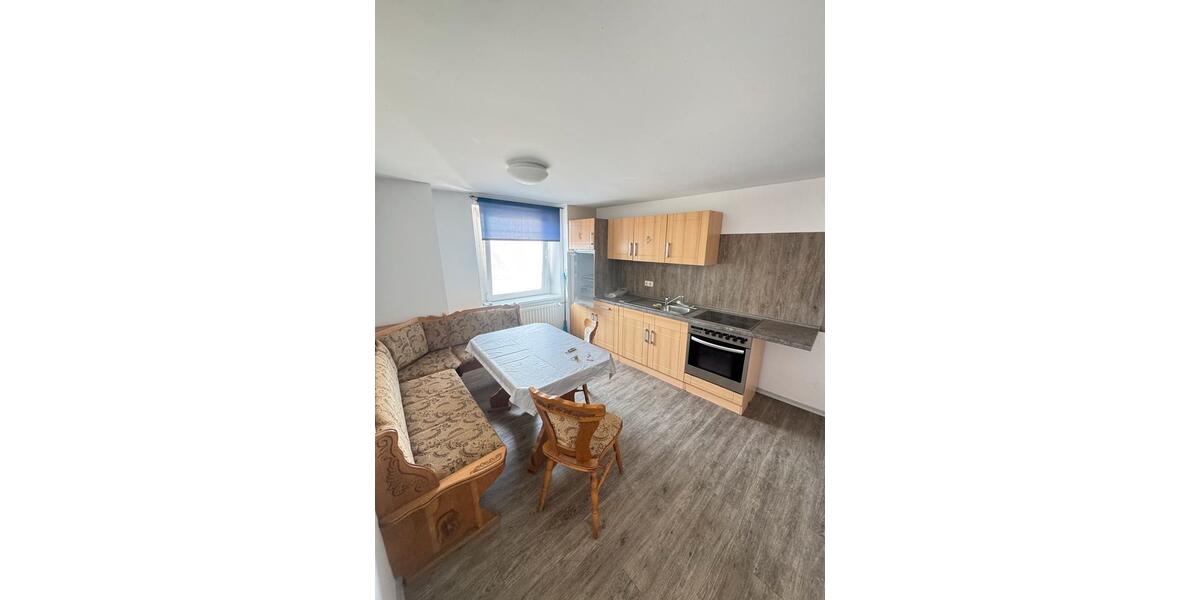 Etagenwohnung Windischeschenbach - 2 Zimmer, 70 m&sup2;, 550&euro; | Angebot:25839200