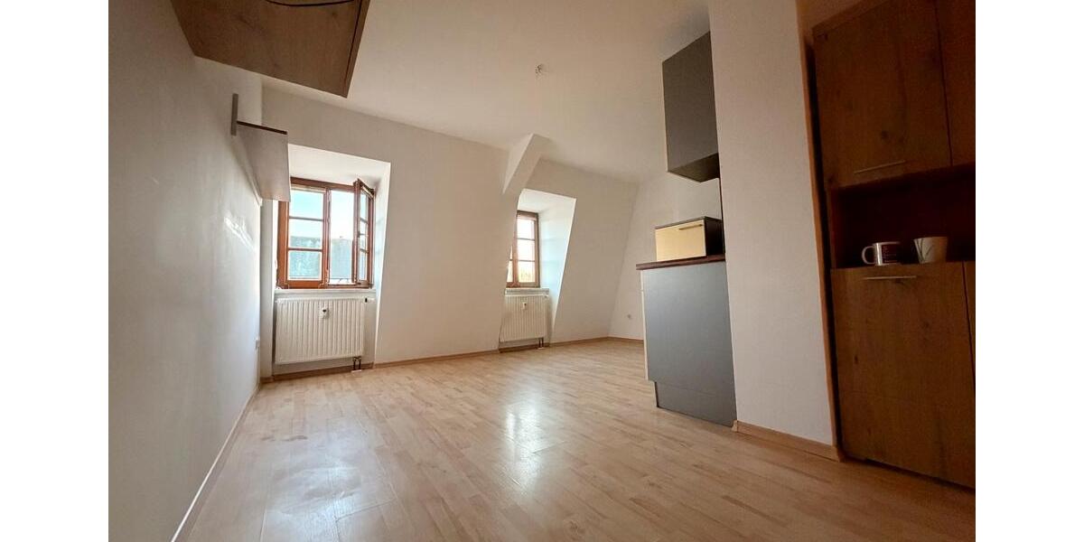Dachgeschoßwohnung Zschopau - 1 Zimmer, 27 m&sup2;, 320&euro; | Angebot:24944108