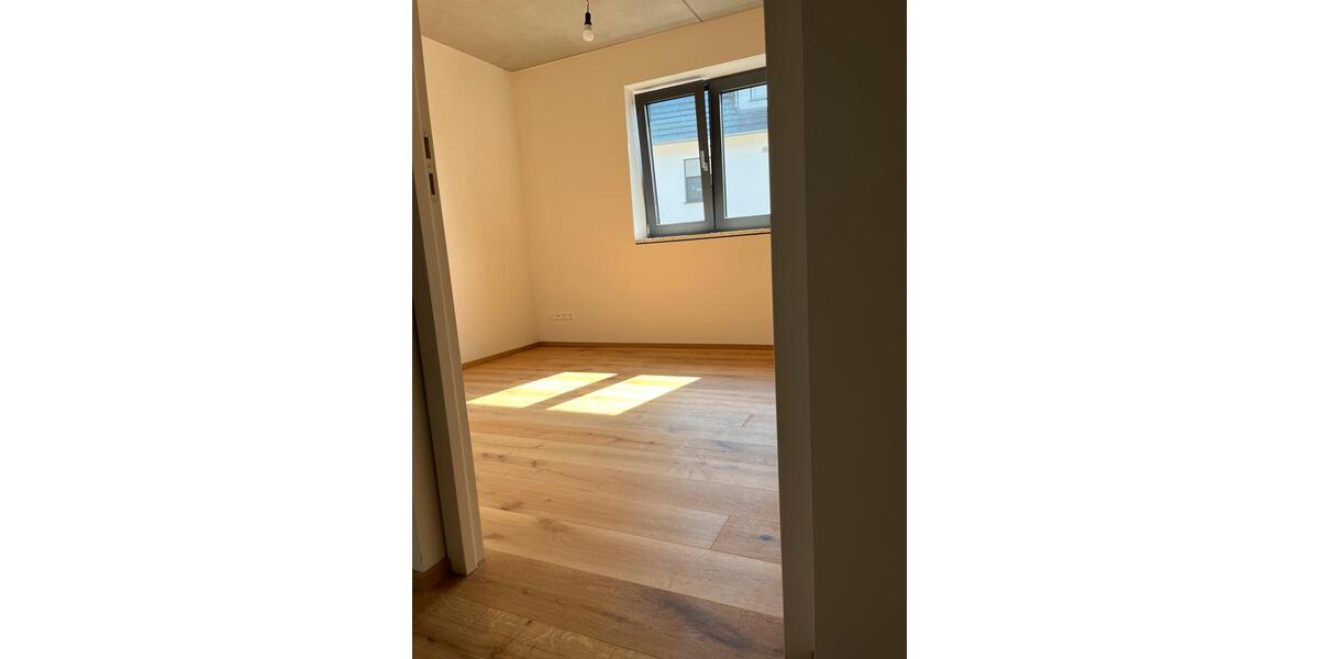 Etagenwohnung Schlier - 2 Zimmer, 100 m&sup2;, 1.400&euro; | Angebot:26639149