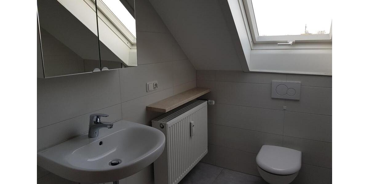 Dachgeschoßwohnung Herzogenaurach - 4 Zimmer, 98 m&sup2;, 885&euro; | Angebot:25310523