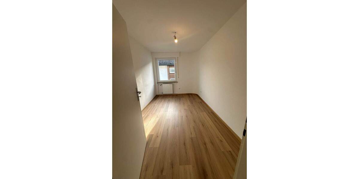 Etagenwohnung Rastatt - 4 Zimmer, 86 m&sup2;, 830&euro; | Angebot:25730174