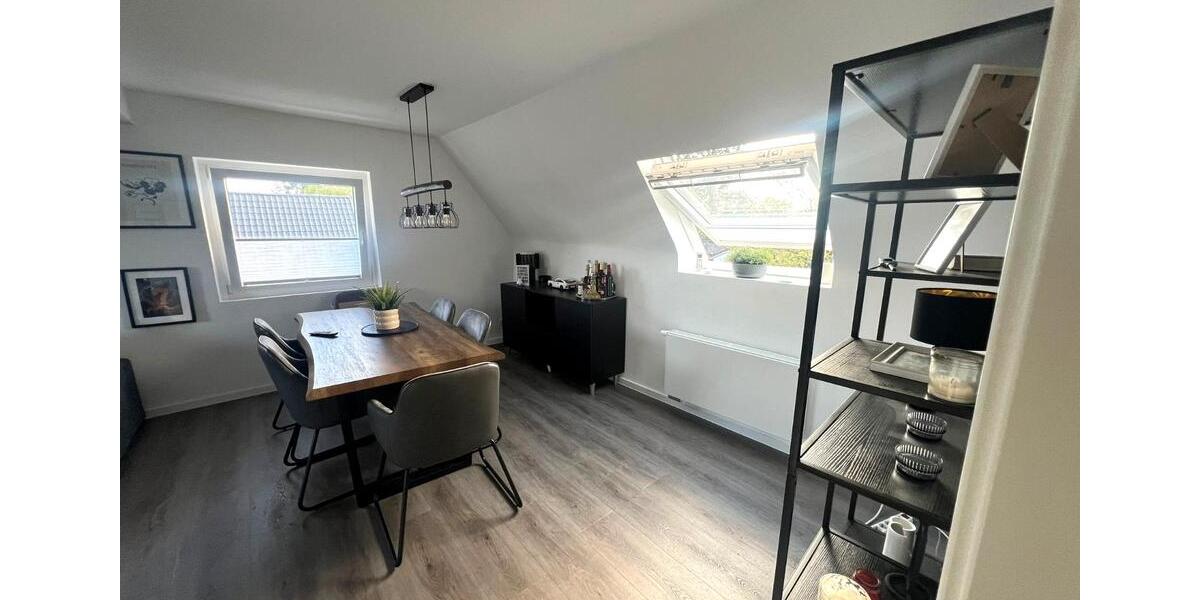Dachgeschoßwohnung Solingen Mitte - 3 Zimmer, 93 m&sup2;, 1.300&euro; | Angebot:26521883