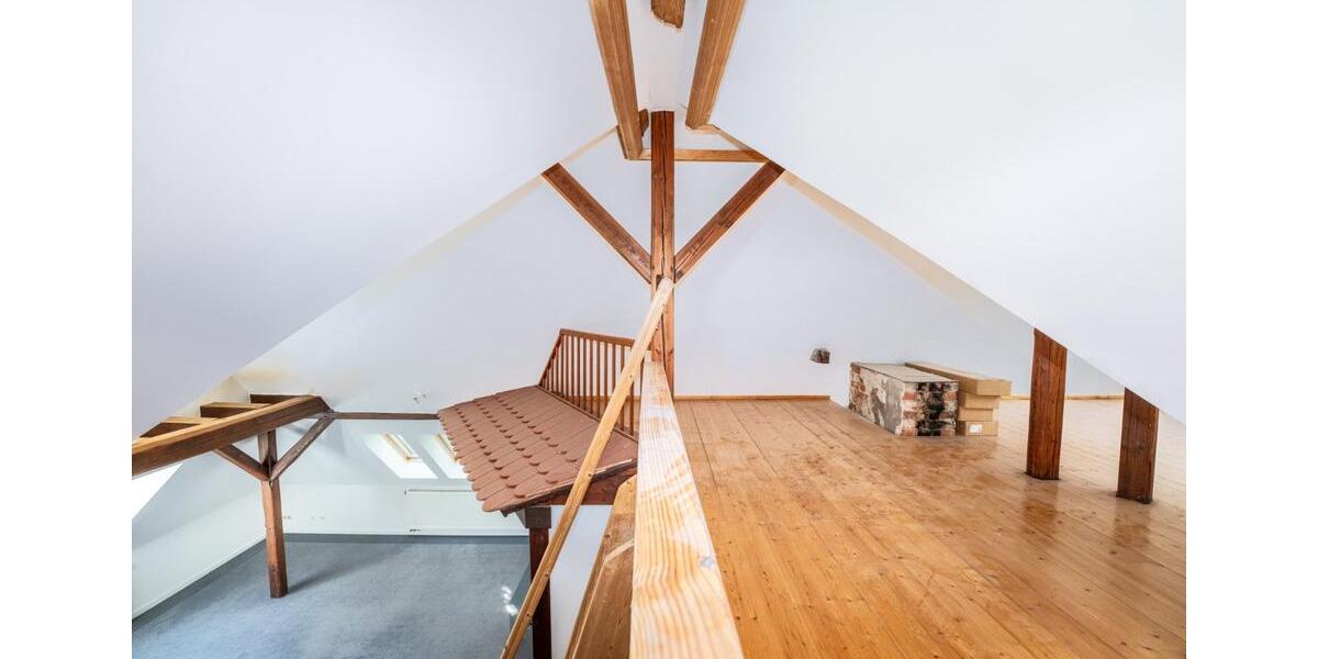 Dachgeschoßwohnung Jena - 3 Zimmer, 115 m&sup2;, 1.350&euro; | Angebot:23053763