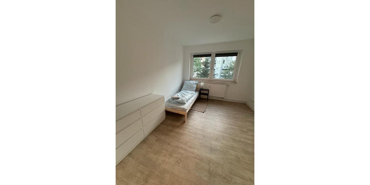 Wohnen auf Zeit Plauen - 3 Zimmer, 70 m&sup2;, 10&euro; | Angebot:26052284