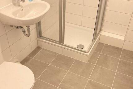 Zwei Zimmer im Erdgeschoss...