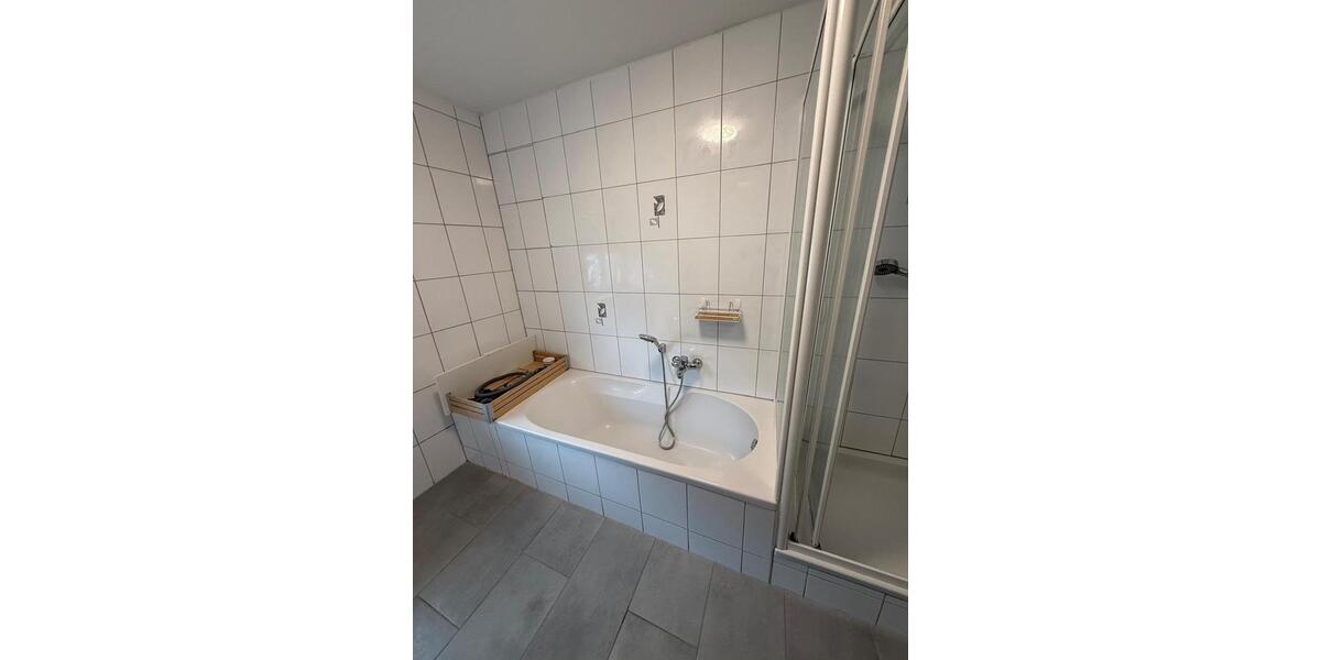 Erdgeschoßwohnung Aalen Attenhofen - 5 Zimmer, 184 m&sup2;, 1.650&euro; | Angebot:25716826