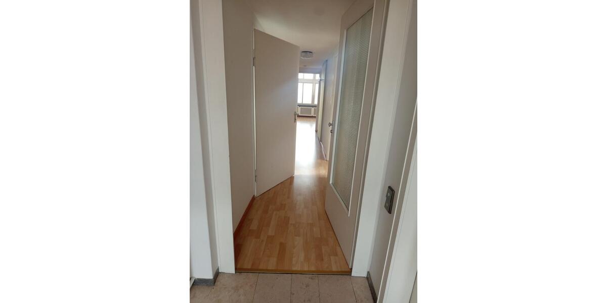 Helle zwei Zimmer Wohnung in Stuttgart Zuffenhausen. 2 zimmer