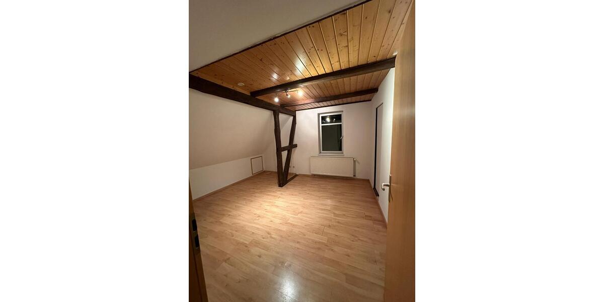 Dachgeschoßwohnung Wolfsburg - 3 Zimmer, 60 m&sup2;, 448&euro; | Angebot:26556542