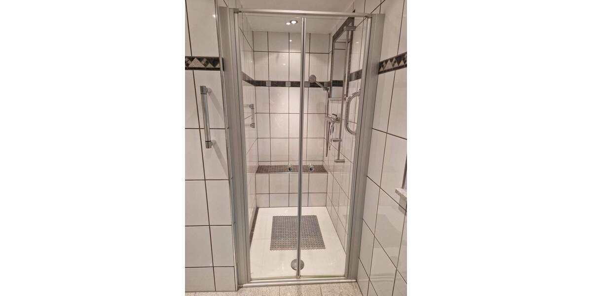 Etagenwohnung Mönchengladbach Windberg - 4 Zimmer, 124 m&sup2;, 1.200&euro; | Angebot:26744932