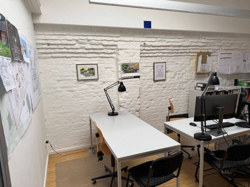 Ein Arbeitsplatz in altem Fabrikgebäude mitten in Berlin-Moabit - All-in-Miete